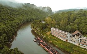 โรงแรมริเวอร์แคว วิลเลจ (SHA Extra Plus)